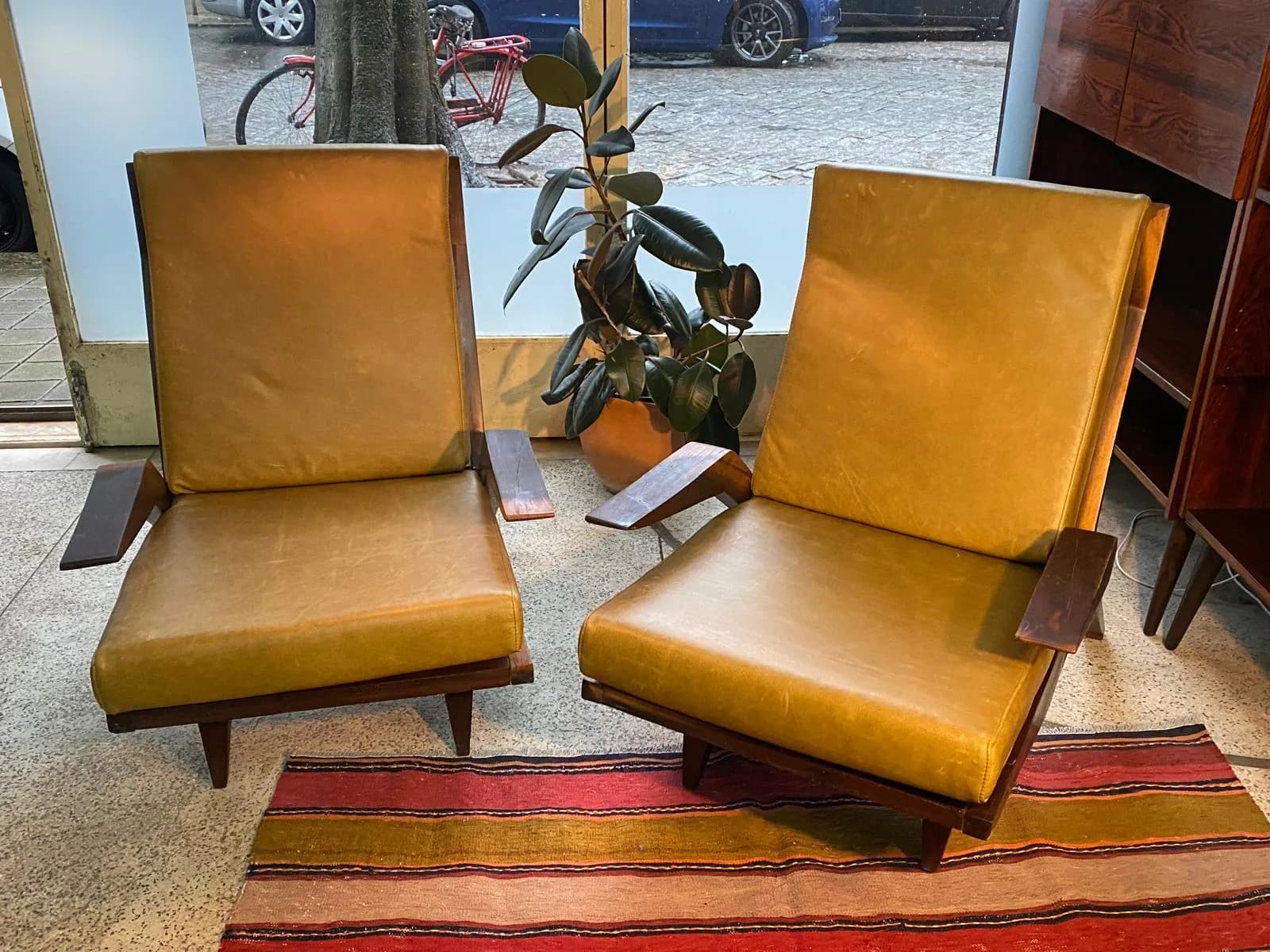 Acácio Gil Borsoi leather armchair Brasil