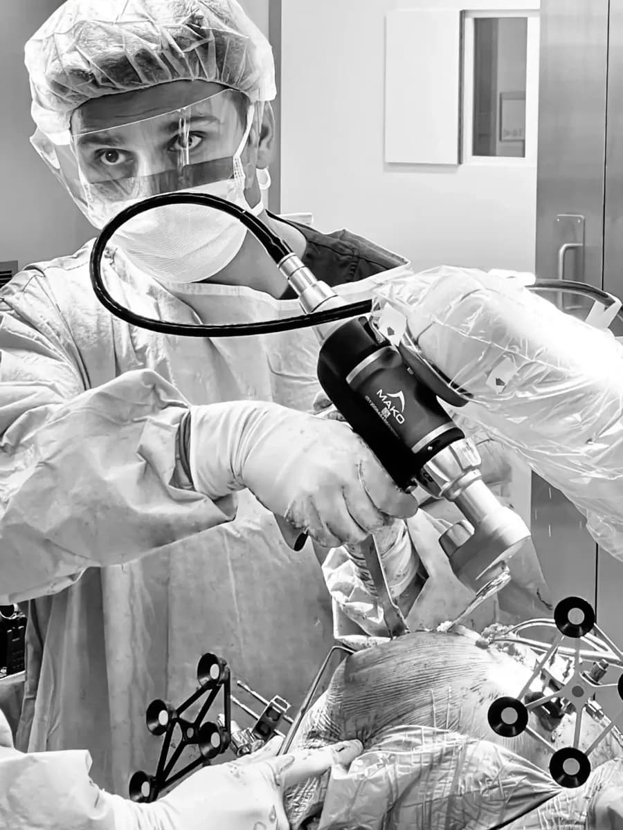 Robotic Knee Replacement Surgery for Advanced Knee Damage