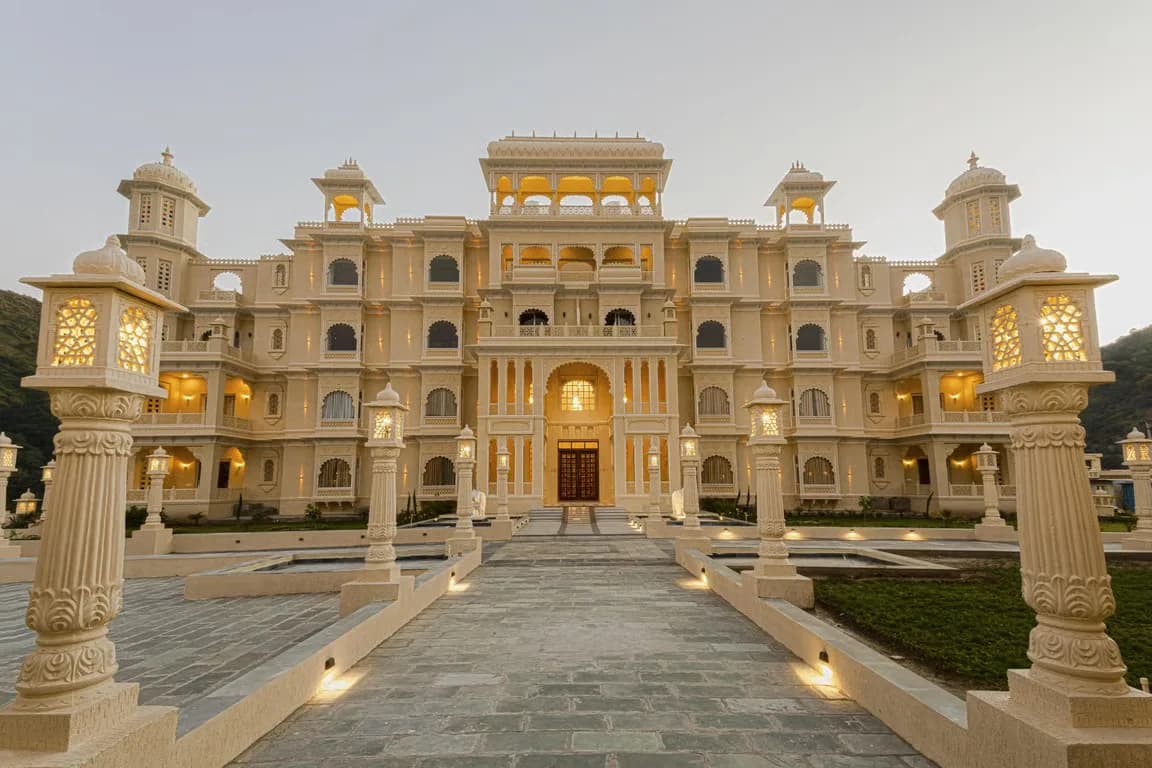 Best Hotel in Kumbhalgarh for Families | Heritage Rooms with Hill View