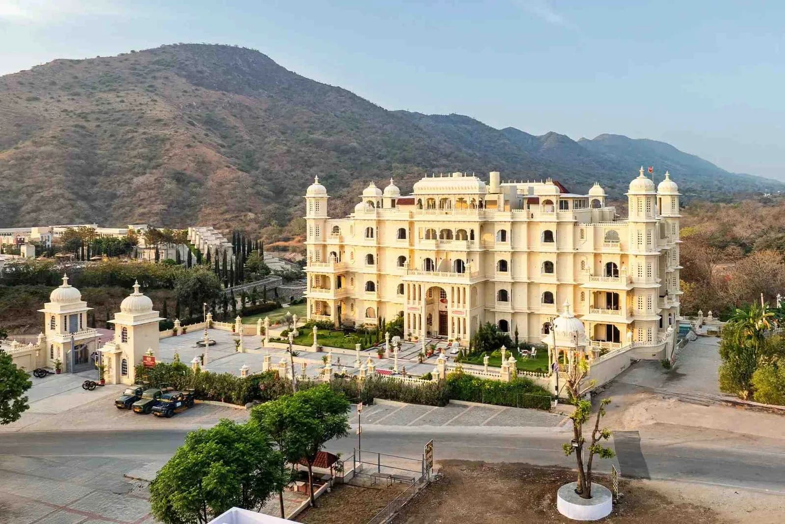 Luxury Kumbhalgarh Wedding Hotel with Elegant Venues and Royal Hospitality by Rawla Sagrun
