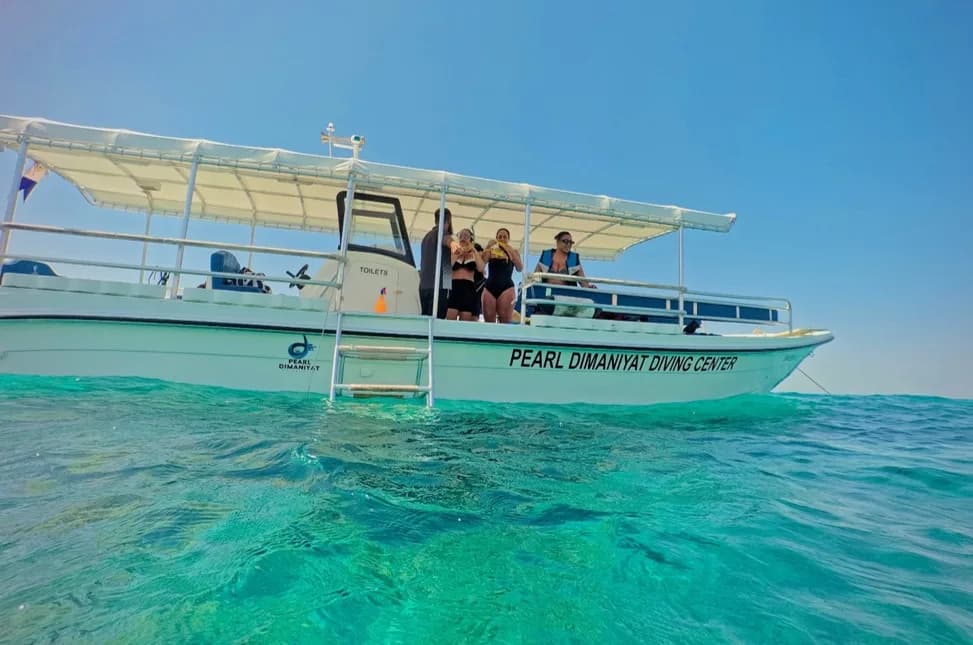 snorkeling in oman