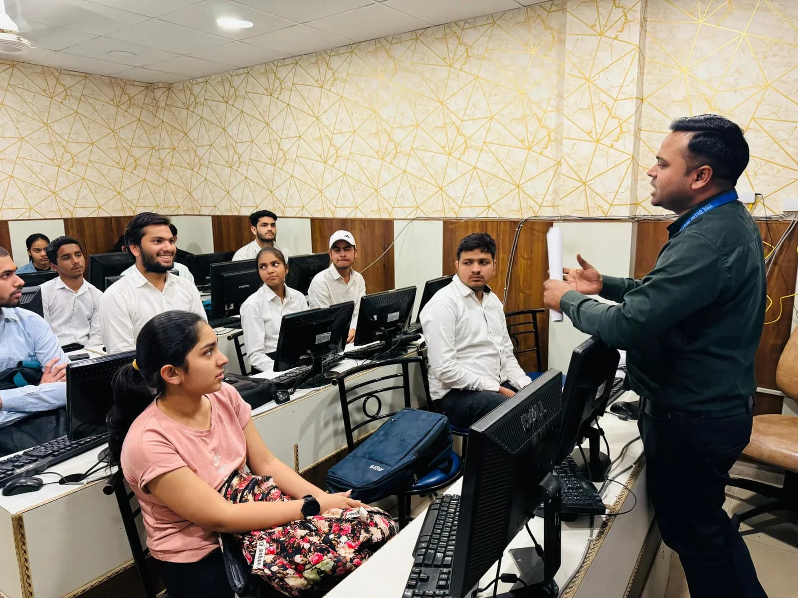 Best Digital Marketing Institute in Laxmi Nagar |DICS