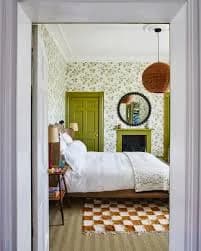 Dreams Guest Inn  0639899016