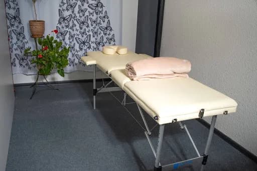 Portable Massage Tables for Spas and Salon Professionals | Living Earth Craft