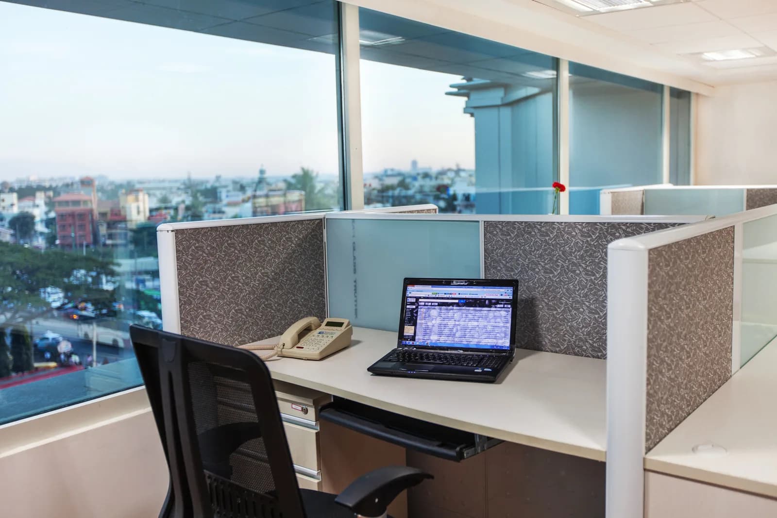 Spacious 5-Seater Cabin in Koramangala – Ready to Move In!  