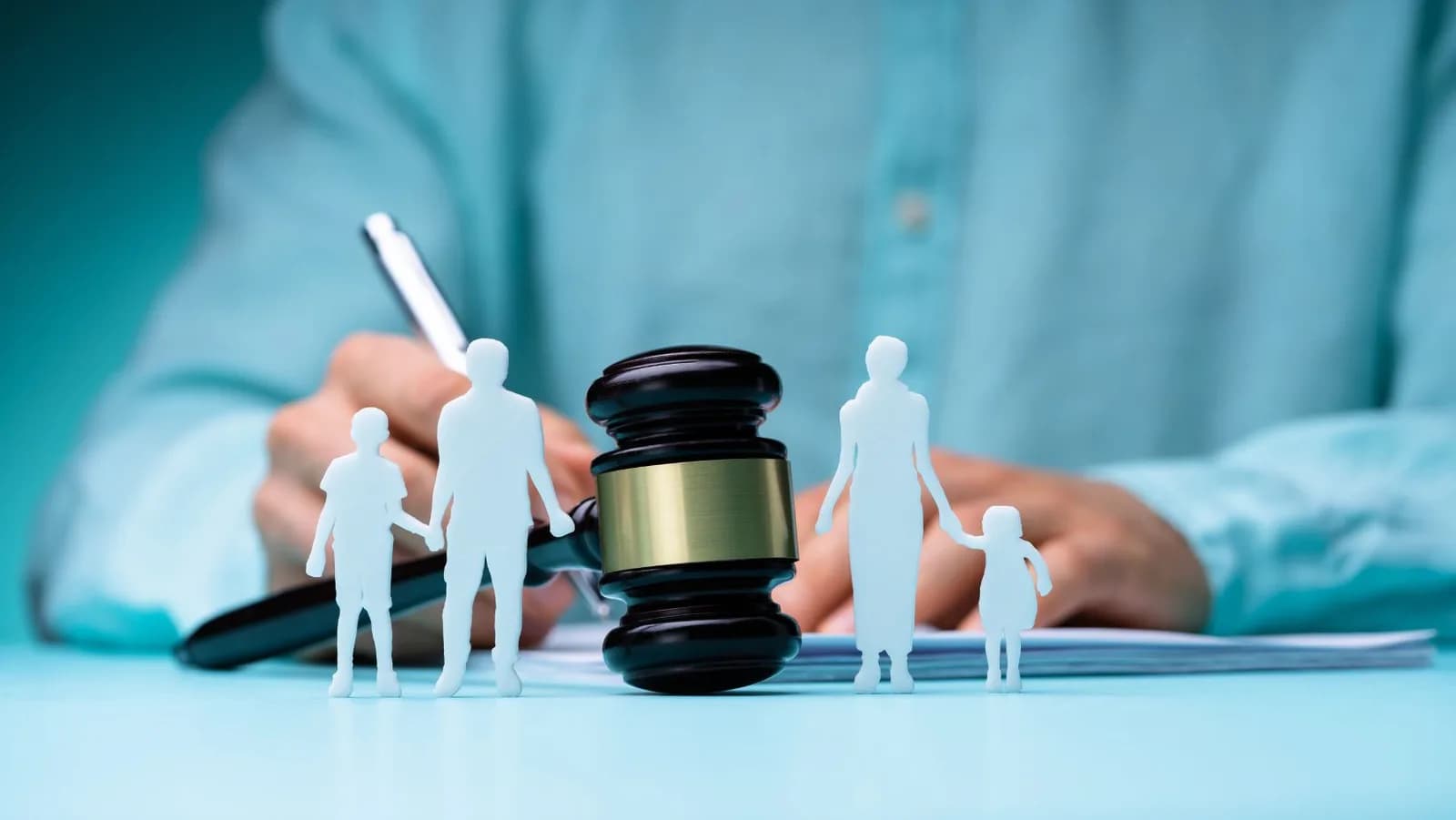 Expert Family Dispute Lawyer in Noida | Adv Atulay Nehra & Associates
