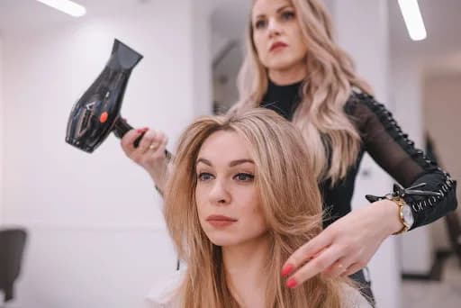 Effortless Hair Styling Tips for Models: Elevate Your Modeling Portfolio