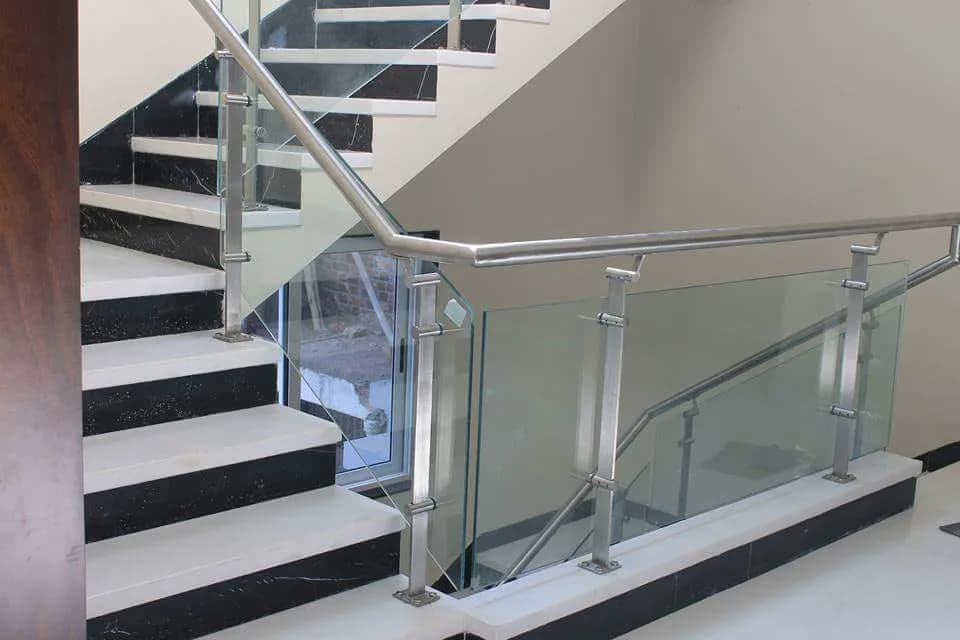SS Glass Railing Solutions for Remodeling Projects