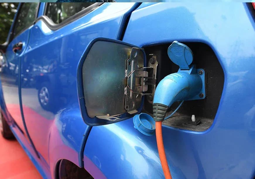 The Hidden Economic Burden of India’s EV Shift on Gig Workers
