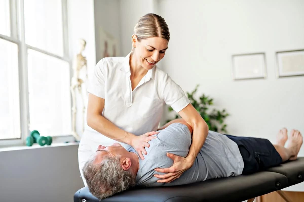Can a Chiropractor Help With Knee Pain?/ 2026 Knee Pain Relief 