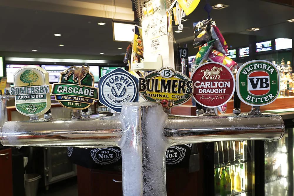 Lounge Bar Coolaroo