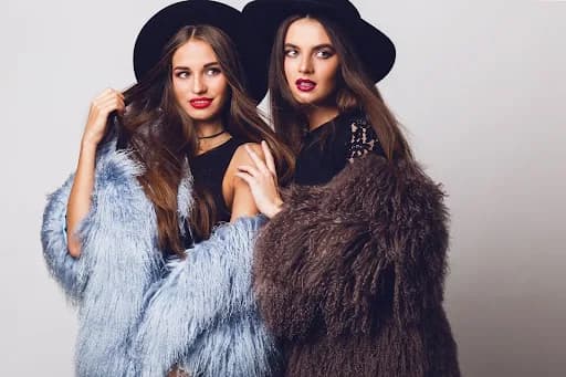  The Rise of Raw Beauty in Glamour Modeling Photography 