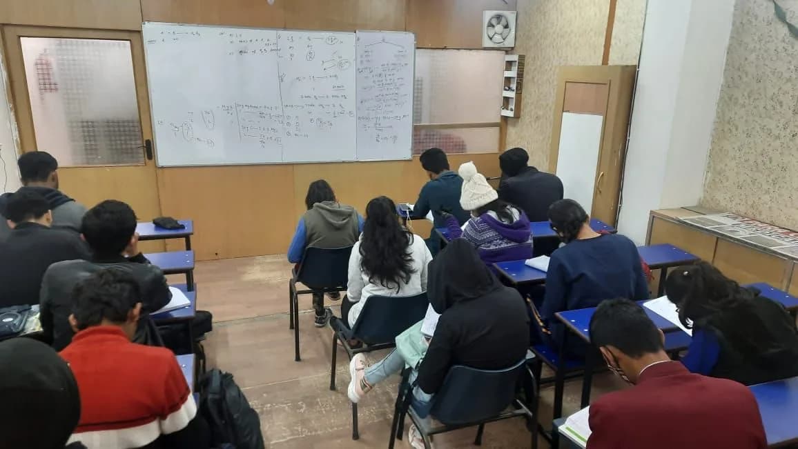 Top Chemistry Online Classes for NEET 