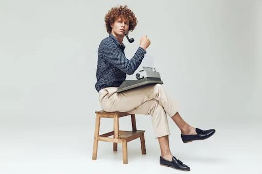 Essential Poses for New Models: Build Your Portfolio With Confidence
