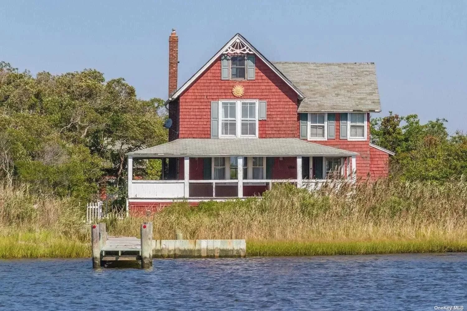 Explore Beachside Property Options With Realtors in Oak Island