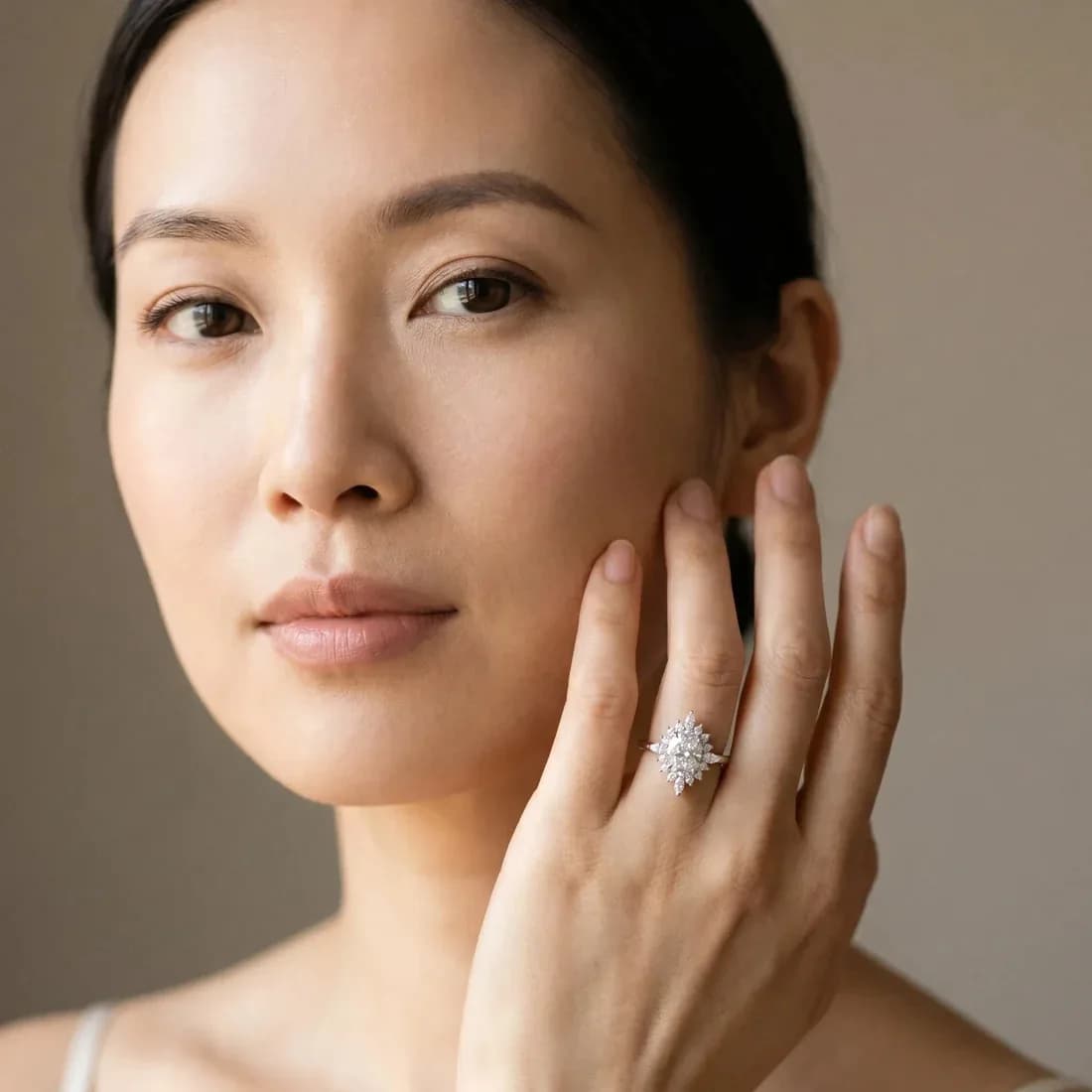 Shine Forever with This Oval Halo Diamond Ring – Shop Your Dream Ring!