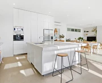 Book Holiday Houses Mount Eliza for Family and Group Stays 