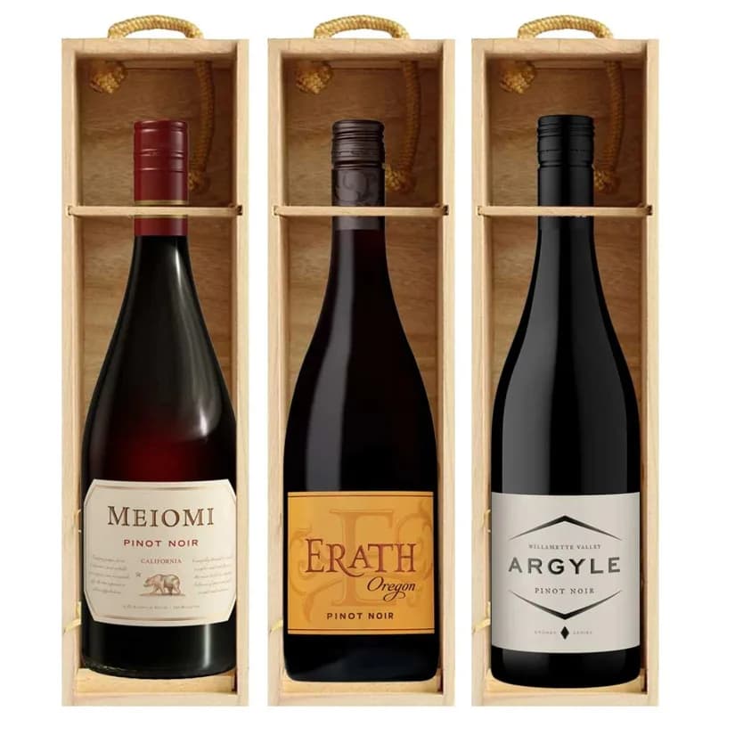 Share a Pinot Noir Gift Set with Someone Special