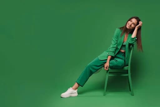 3 Essential Poses to Strengthen Your Modeling Portfolio