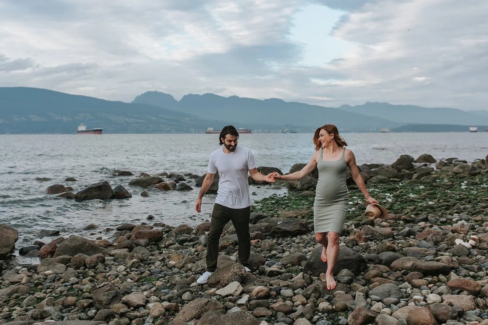 Why Choose a Professional Maternity Photographer Vancouver for Your Pregnancy Memories?