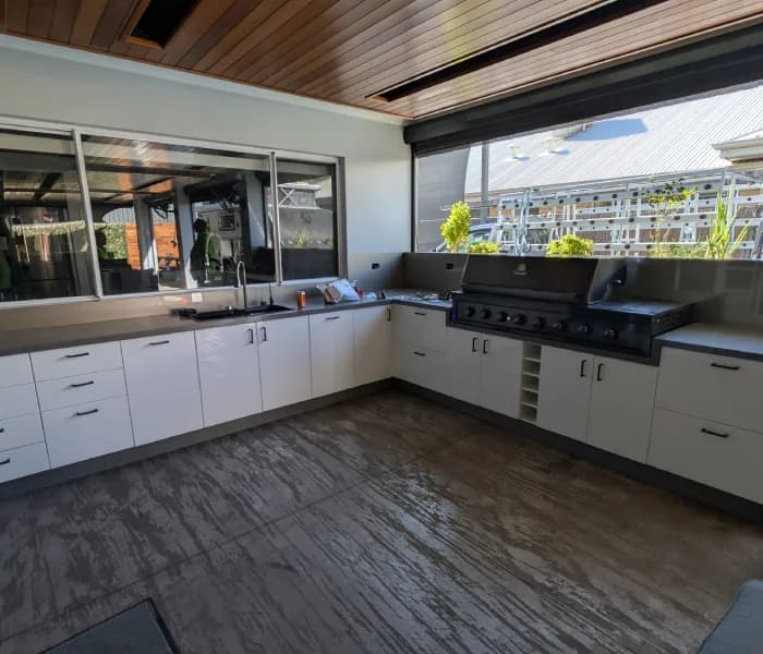 Give Your Kitchen A New Look With Custom Glass Splashback