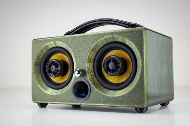Rugged 3D Printed Bluetooth Speaker With Bold Emerald Style